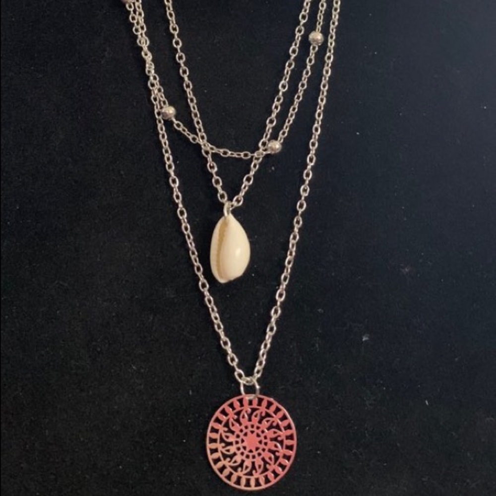 Gorgeous three layer necklace